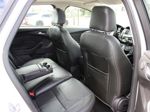 Used 2018 Ford Focus Titanium FWD image 15