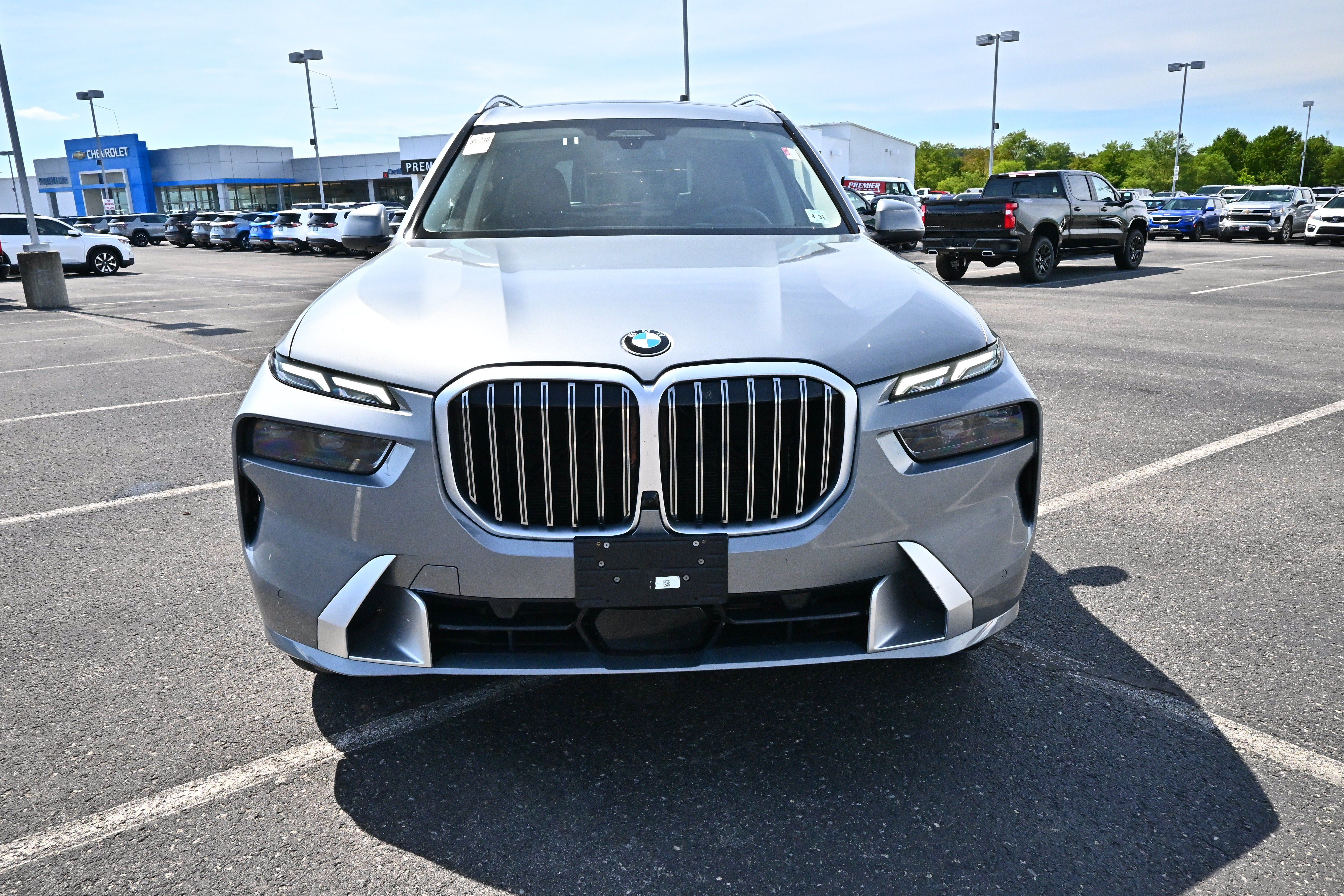 Used 2027 BMW X7 xDrive40i AWD/4WD image 3