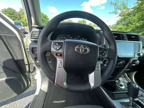 Used 2023 Toyota 4Runner SR5 AWD/4WD image 19