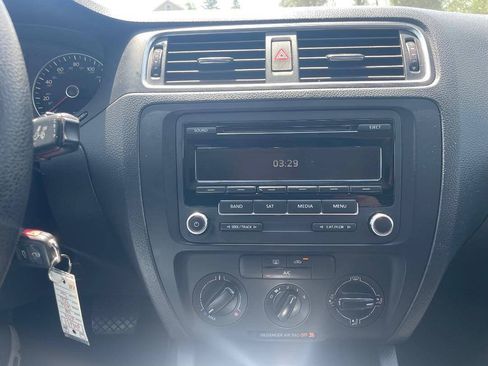 Used 2014 Volkswagen Jetta SE FWD image 18