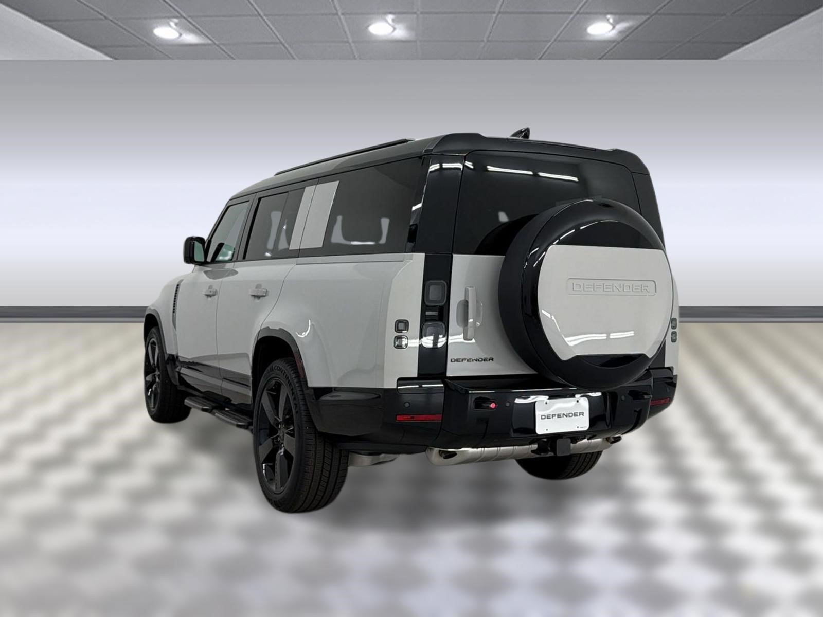 New 2026 Land Rover Defender 130 X-Dynamic SE AWD/4WD image 3