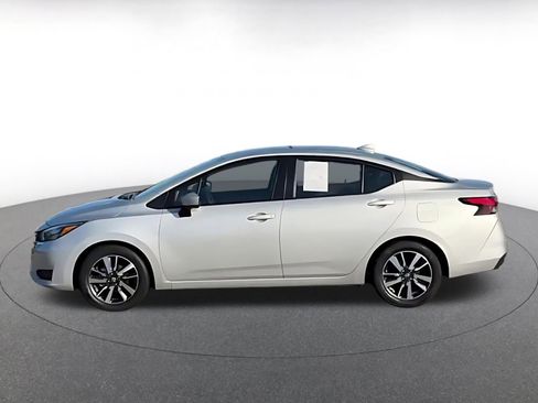 Used 2025 Nissan Versa SV image 8