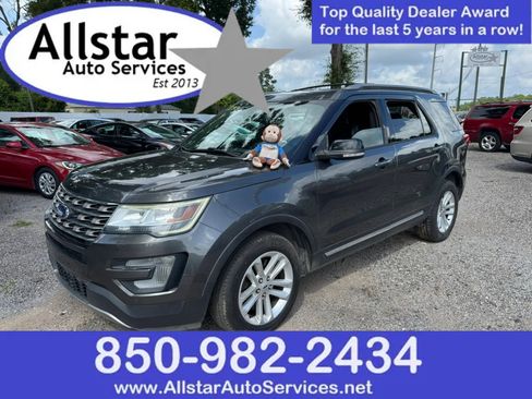 Used 2017 Ford Explorer XLT w/ Equipment Group 202A FWD image 1