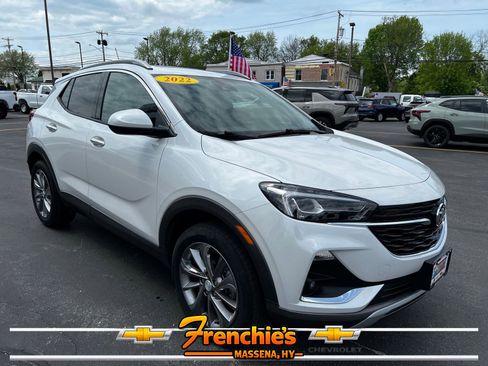 Used 2022 Buick Encore GX Essence w/ Experience Buick Package AWD/4WD image 3
