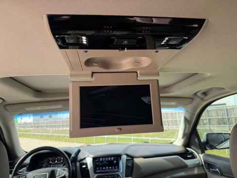Used 2019 GMC Yukon SLT w/ Open Road Package image 23