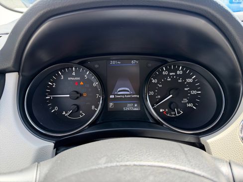 Used 2019 Nissan Rogue Sport SL w/ Premium Package FWD image 19