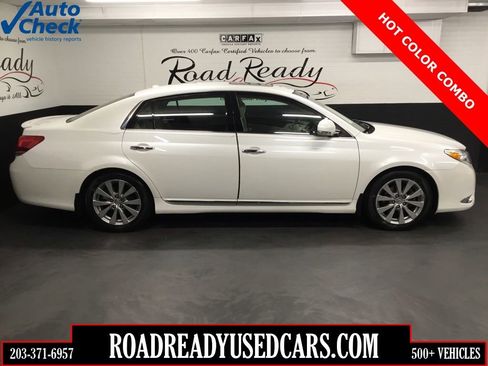 Used 2011 Toyota Avalon Limited image 1