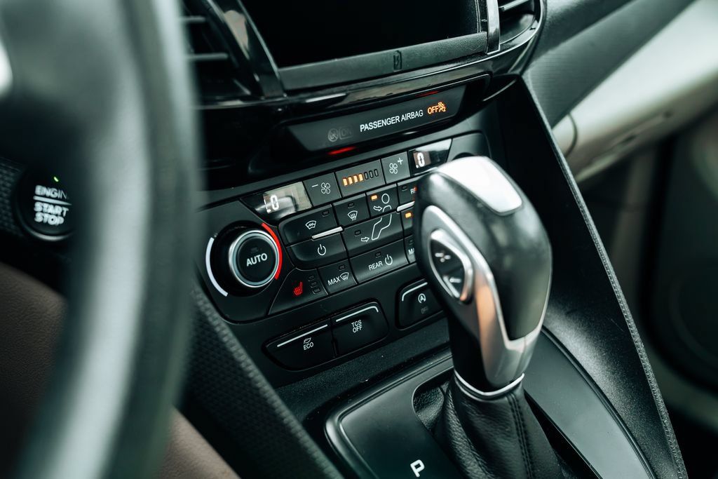Used 2019 Ford Transit Connect Titanium w/ Titanium Premium Package FWD image 26