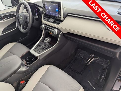 Used 2022 Toyota RAV4 Limited image 33