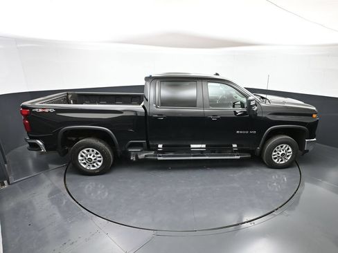 Used 2025 Chevrolet Silverado 2500 LT w/ Safety Package AWD/4WD image 40