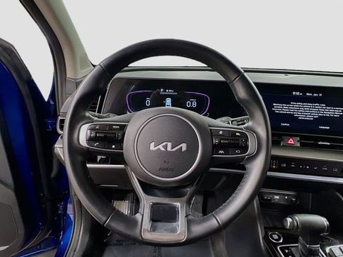 Certified 2025 Kia Sportage EX image 11