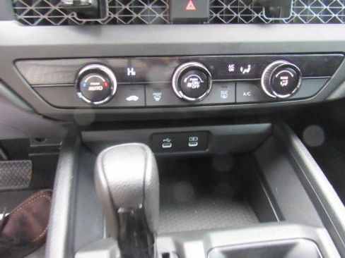 Used 2023 Honda Accord LX image 37