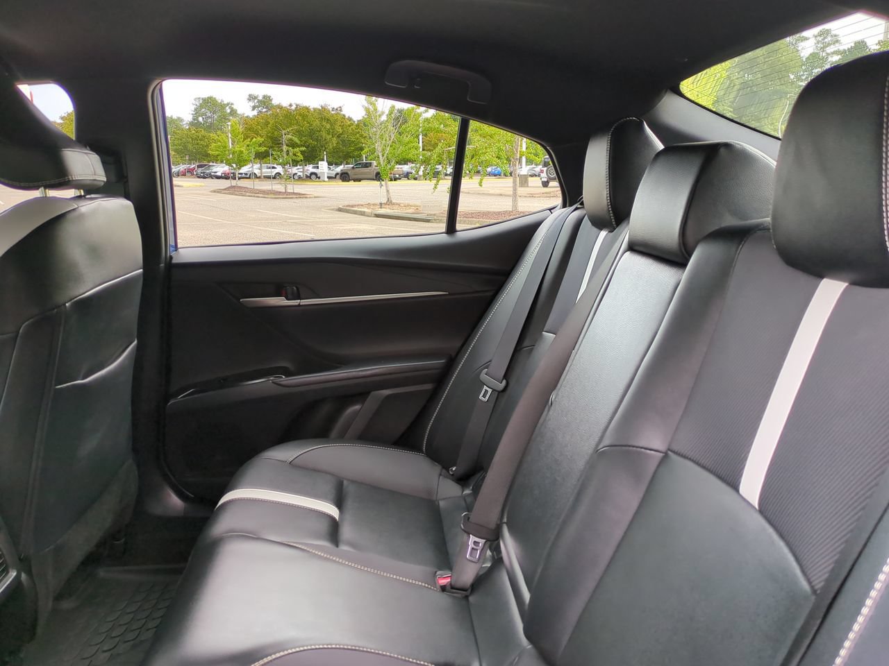 Used 2025 Toyota Camry SE AWD/4WD image 13