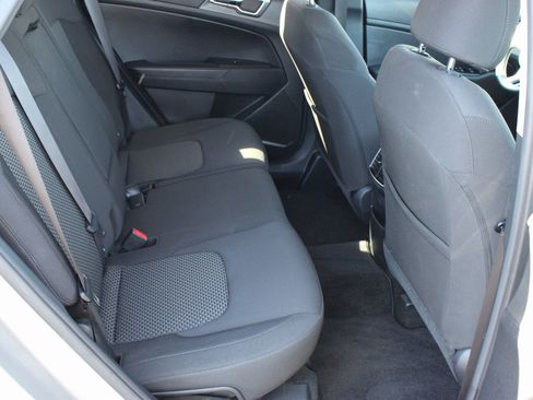 Used 2024 Kia Sportage LX FWD image 19