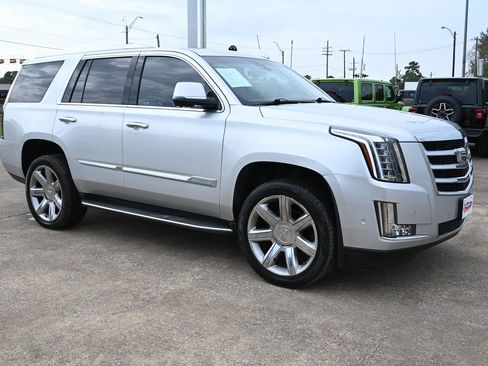 Used 2020 Cadillac Escalade Luxury image 8