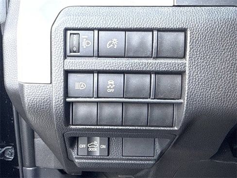 Used 2024 Toyota Tacoma TRD Off-Road image 23