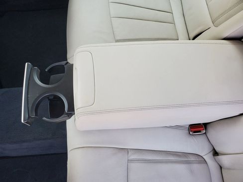 Used 2018 BMW 750i xDrive image 41