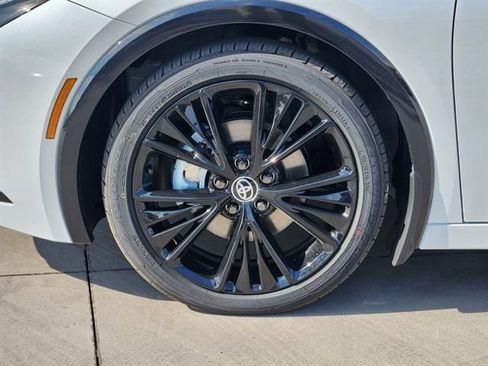New 2026 Toyota Prius Plug-In Hybrid FWD image 7