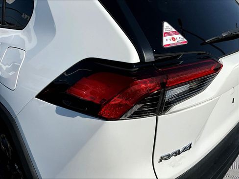 Used 2019 Toyota RAV4 XLE FWD image 23