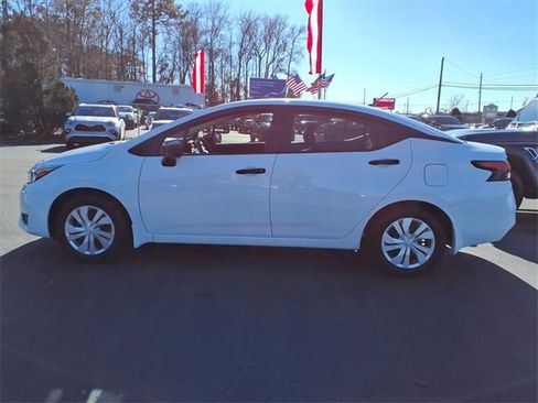 Used 2024 Nissan Versa S image 3