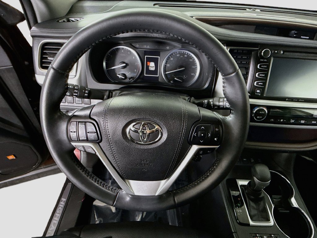 Certified 2019 Toyota Highlander Limited AWD/4WD image 23
