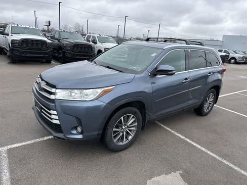 Used 2019 Toyota Highlander XLE image 12