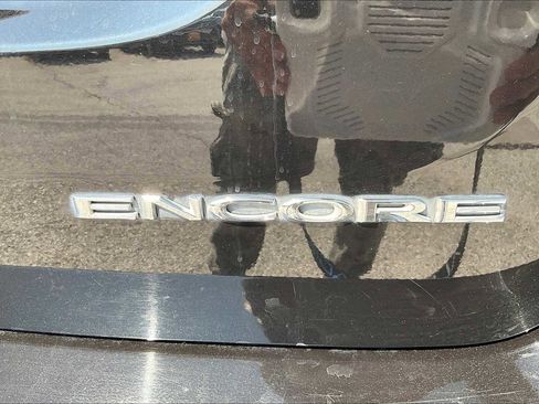 Used 2020 Buick Encore Preferred image 9