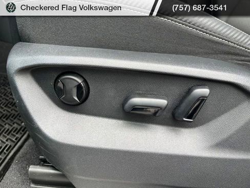 Used 2023 Volkswagen Atlas Cross Sport SE AWD/4WD image 23