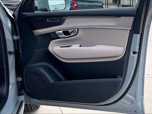 New 2026 Volvo XC90 B6 Ultra w/ Protection Package Premier AWD/4WD image 12