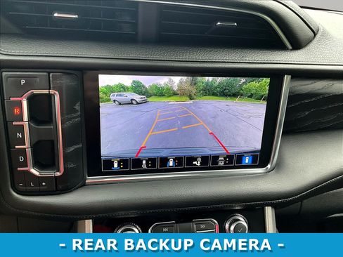 Used 2021 GMC Yukon XL Denali w/ Denali Premium Package AWD/4WD image 14