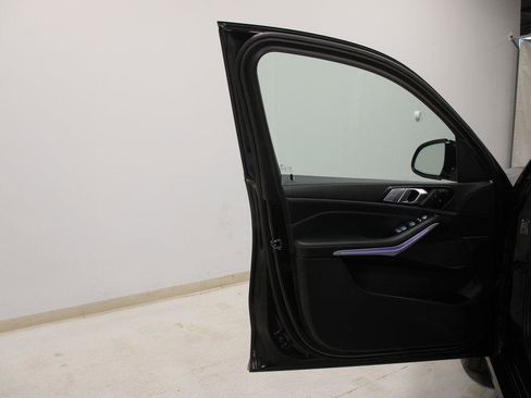 Certified 2022 BMW X7 xDrive40i w/ Premium Package image 21