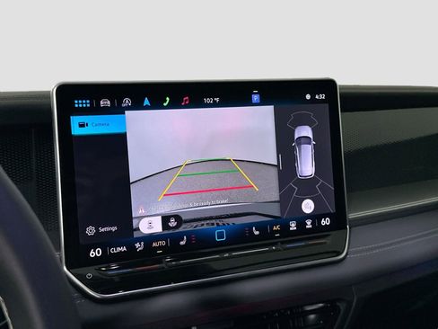 New 2025 Volkswagen Tiguan SE image 11