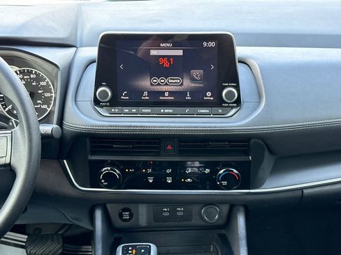 Used 2024 Nissan Rogue S image 14