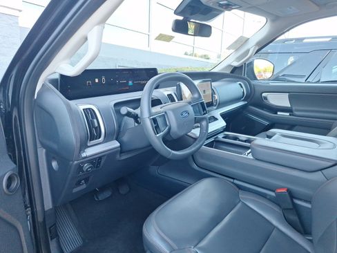 Used 2025 Ford Expedition Max Active image 7