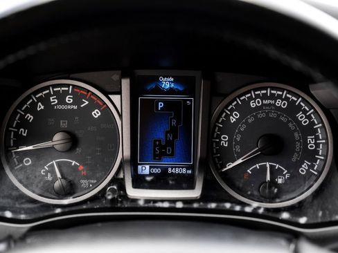 Used 2021 Toyota Tacoma TRD Off-Road AWD/4WD image 15