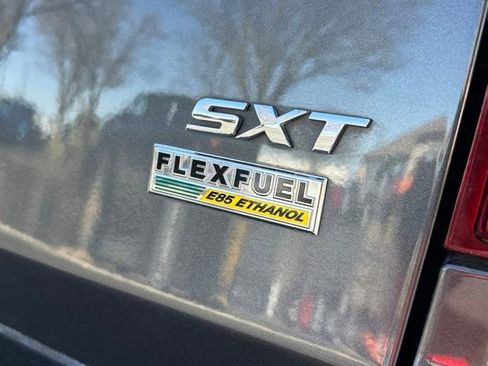 Used 2016 Dodge Grand Caravan SXT w/ Rear Park Assist Package image 7