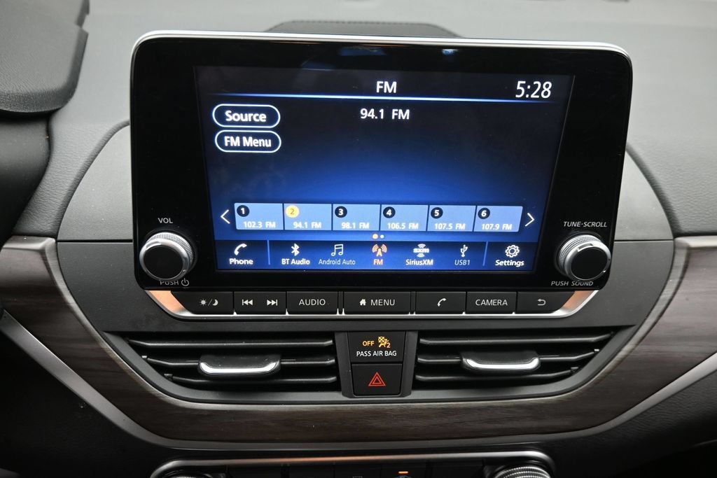 Used 2025 Nissan Altima 2.5 SV FWD image 17