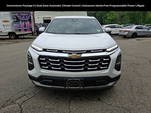 Used 2026 Chevrolet Equinox LT w/ Convenience Package II FWD image 2
