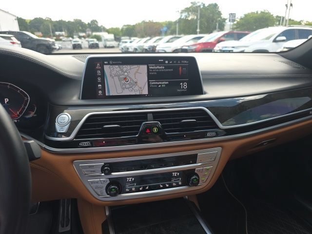 Used 2022 BMW 750i xDrive w/ Executive Package AWD/4WD image 20