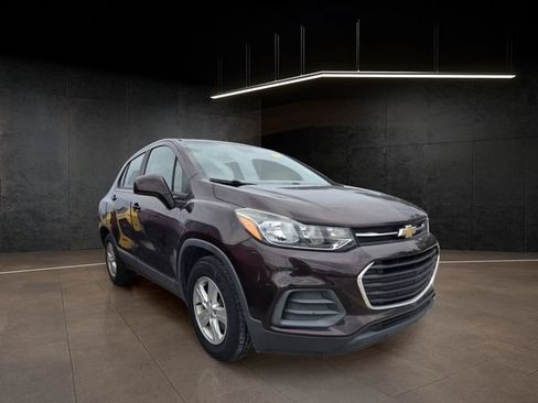 Used 2020 Chevrolet Trax LS FWD image 1