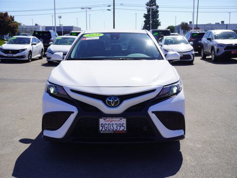 Used 2023 Toyota Camry SE FWD image 4