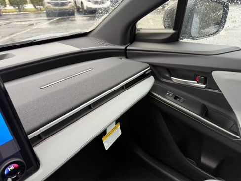 New 2026 Subaru Solterra Premium image 25