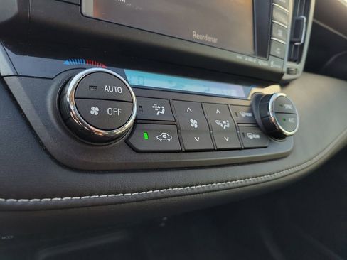 Used 2016 Toyota RAV4 XLE image 21