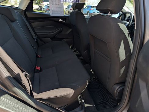Used 2016 Ford Focus SE w/ SE Sport Package FWD image 22
