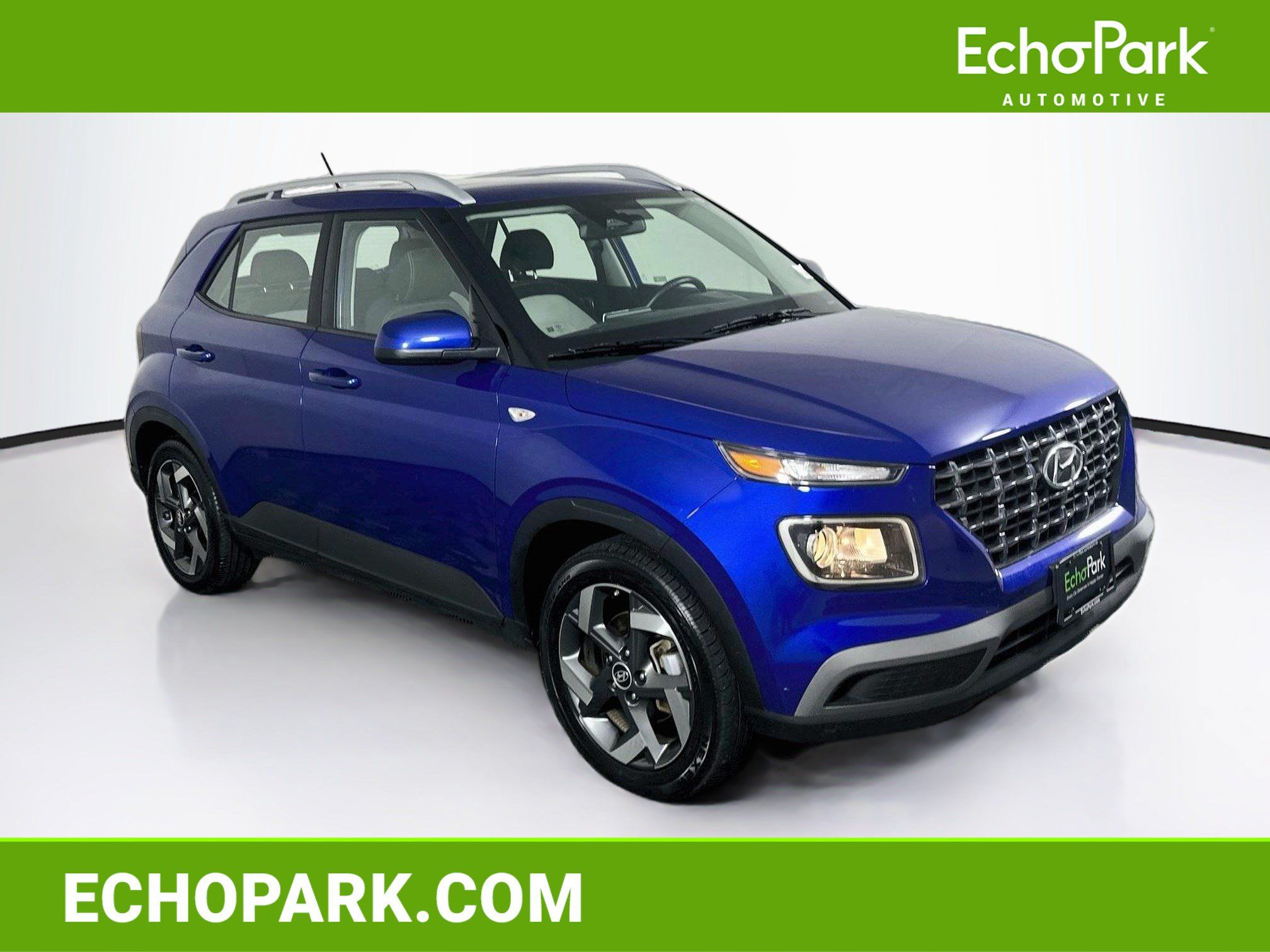 Used 2025 Hyundai Venue SEL FWD image 1