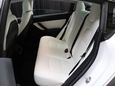 Used 2020 Tesla Model 3 Performance image 31