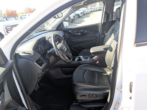 Used 2023 GMC Terrain AT4 image 17