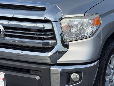 Used 2017 Toyota Tundra SR AWD/4WD image 10