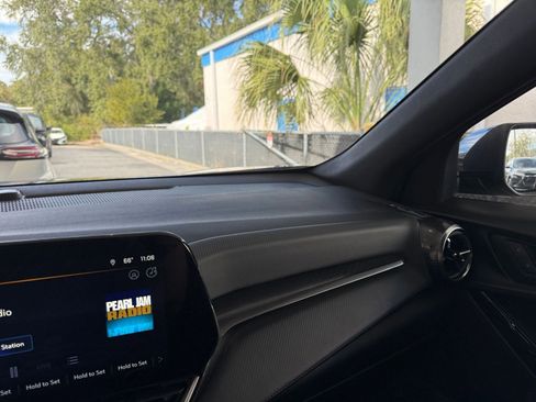 Used 2025 Chevrolet Equinox LT image 33