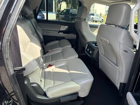 Used 2025 Ford Expedition Max Active AWD/4WD image 40